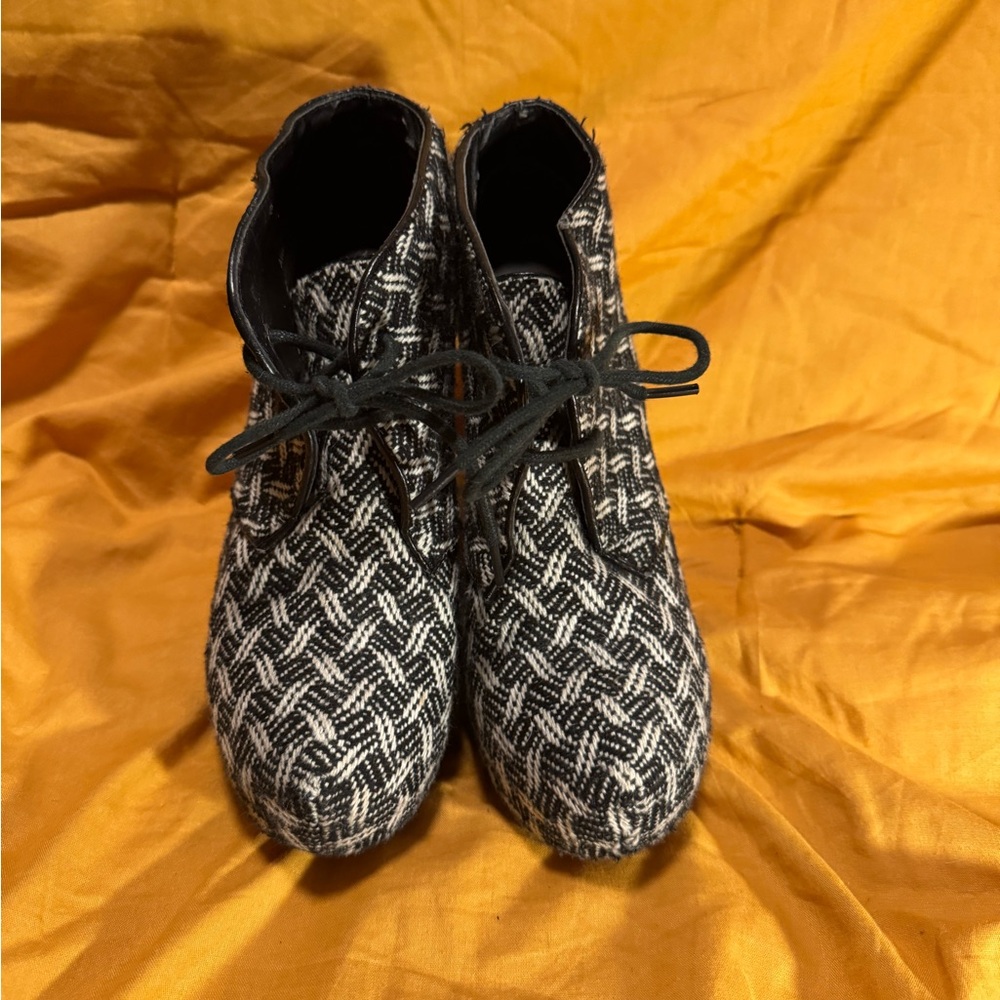 Steve Madden Black and White Tweed Boots